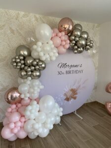 arche de ballons arche de fleurs morbihan vannes Bretagne Lorient Nantes organisateur événement anniversaire bapteme gendre reveal mariage