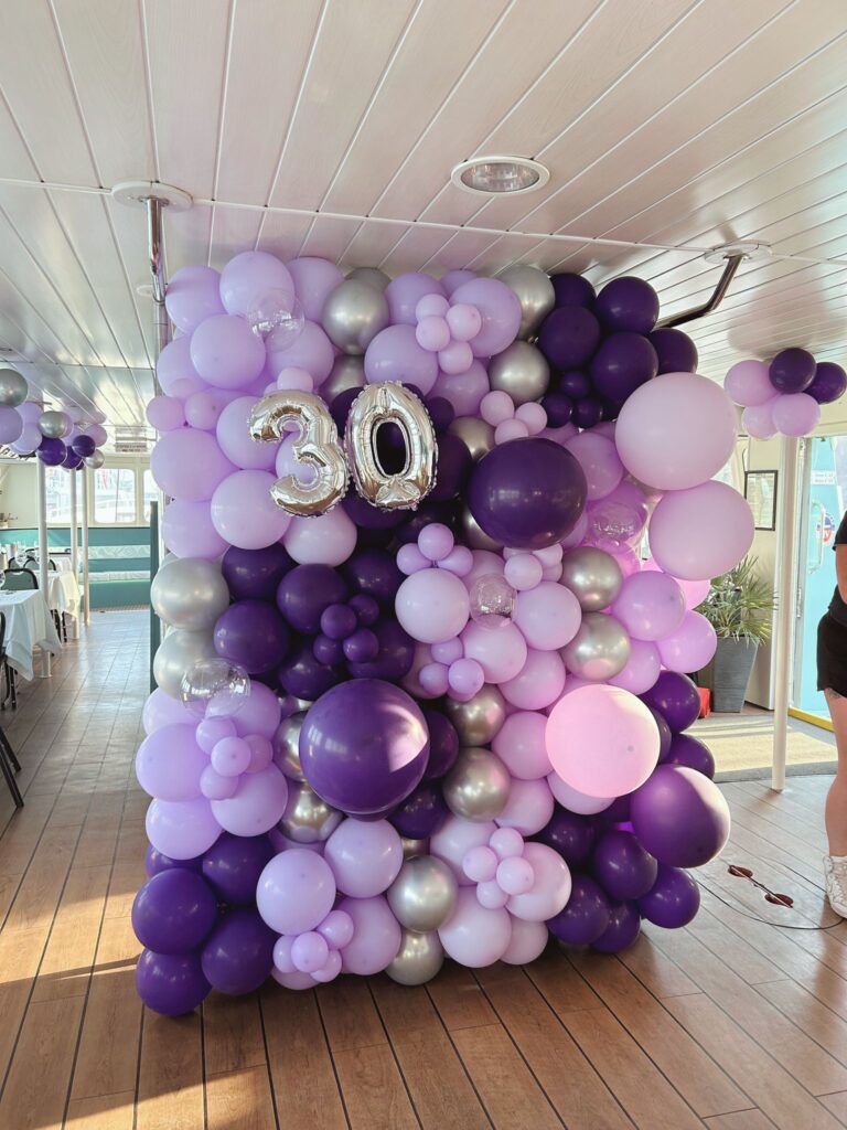 anniversaire d'entreprise mur de ballons organique Morbihan vannes Lorient Loire Atlantique ballon designer