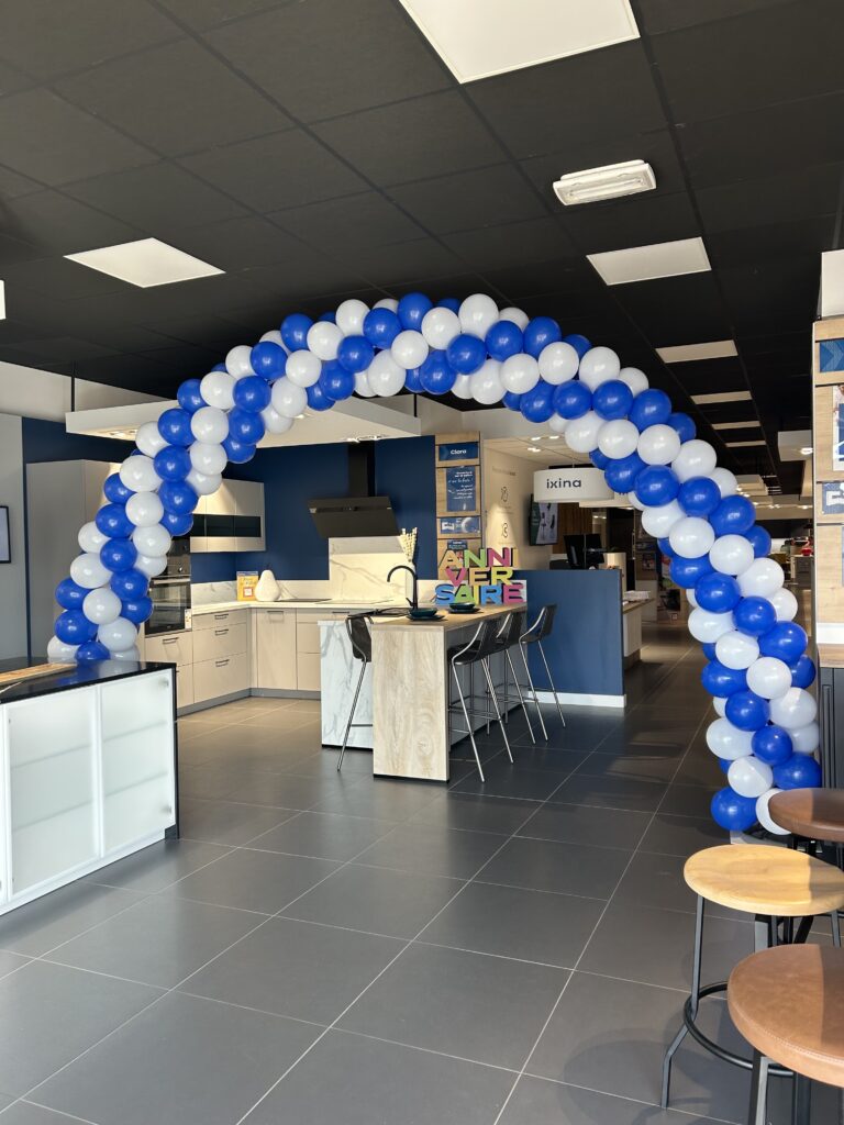 arche de bienvenue de ballons arche passante anniversaire de magasin Morbihan Loire Atlantique vannes Lorient Nantes rennes