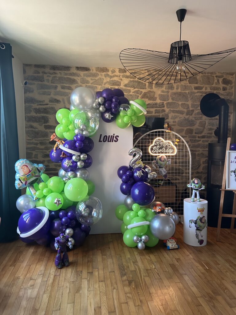 décoration anniversaire toy story arche de ballons Morbihan vannes Loire Atlantique Lorient Nantes