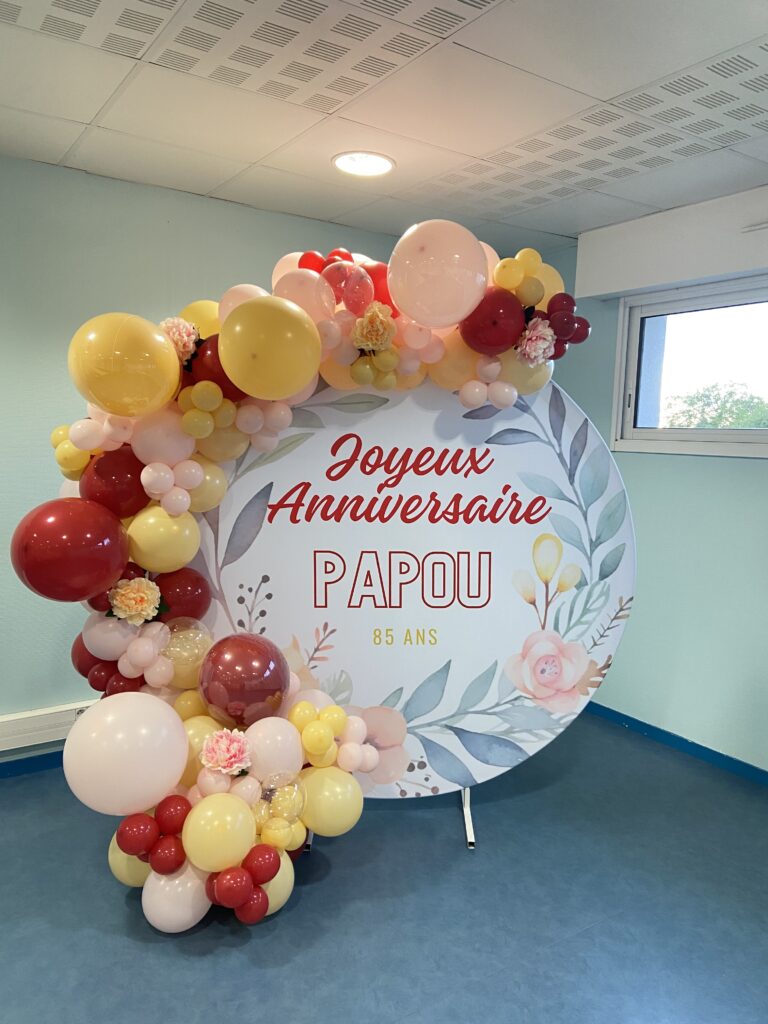 décoration anniversaire 85 ans arche de ballons Morbihan Bretagne Loire Atlantique