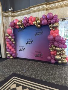 Décoration de ballons premium pas cher Morbihan Bretagne Loire Atlantique arche de ballons guirlande de ballons soirée de lancement inauguration ouverture de boutique