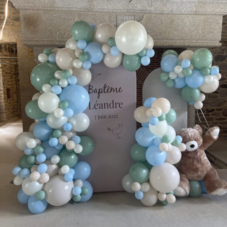 bapteme décoration organisation arche de ballons Morbihan Bretagne loire atlantique