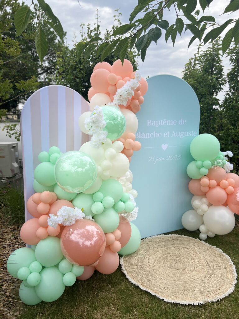 décoration de bapteme Morbihan Bretagne Loire atlantique Nantes arche de ballons pas cher