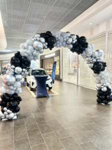 animation décoration arche de ballons centre commercial sculpteur de ballons Bretagne Loire atlantique