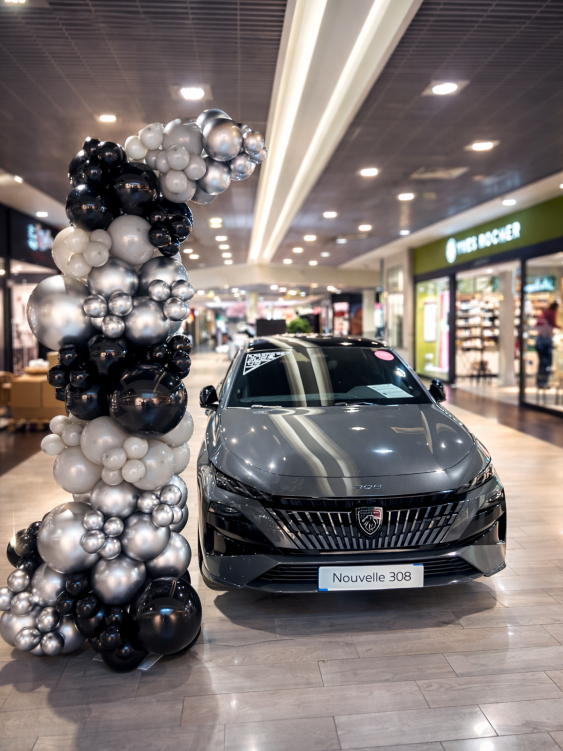 animation décoration arche de ballons centre commercial sculpteur de ballons Bretagne Loire atlantique