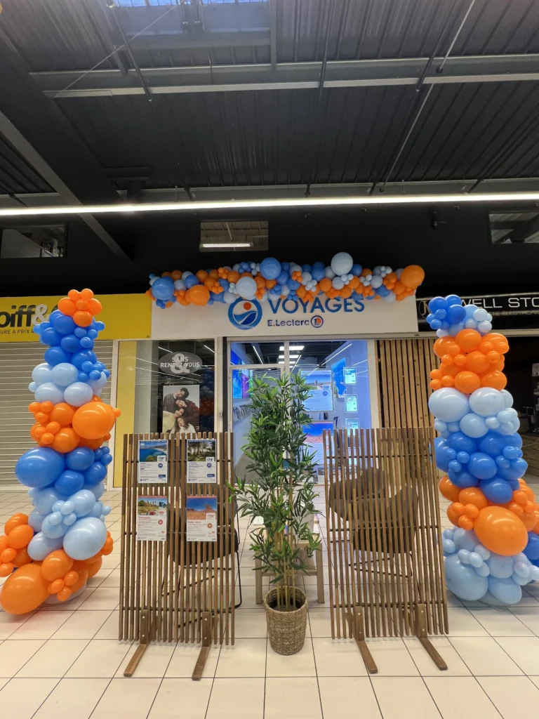 animation décoration arche de ballons centre commercial sculpteur de ballons Bretagne Loire atlantique