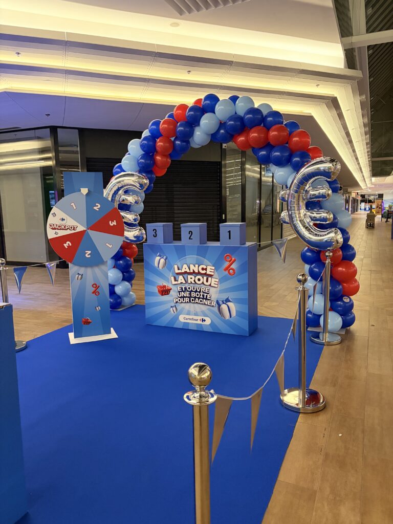 décoration centre commercial arche de ballons arche de fleur décoration galerie marchande