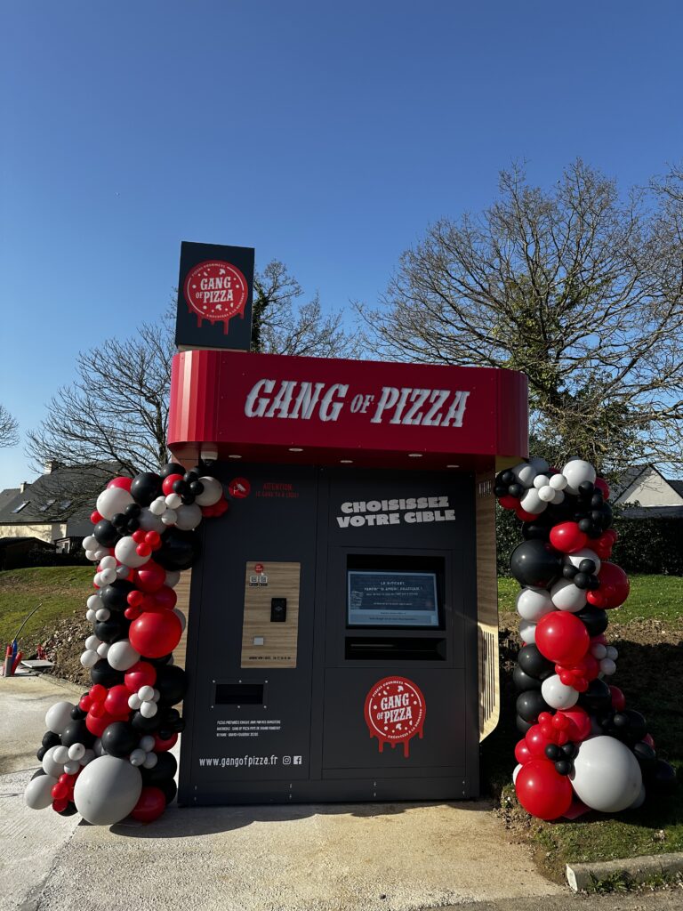 décoration centre commercial arche de ballons arche de fleur décoration galerie marchande colonne de ballons hypermarché supermarché