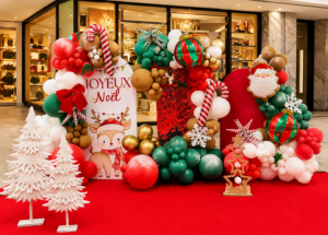 scénographie de Noel arche de ballon Noel Morbihan Bretagne Loire atlantique