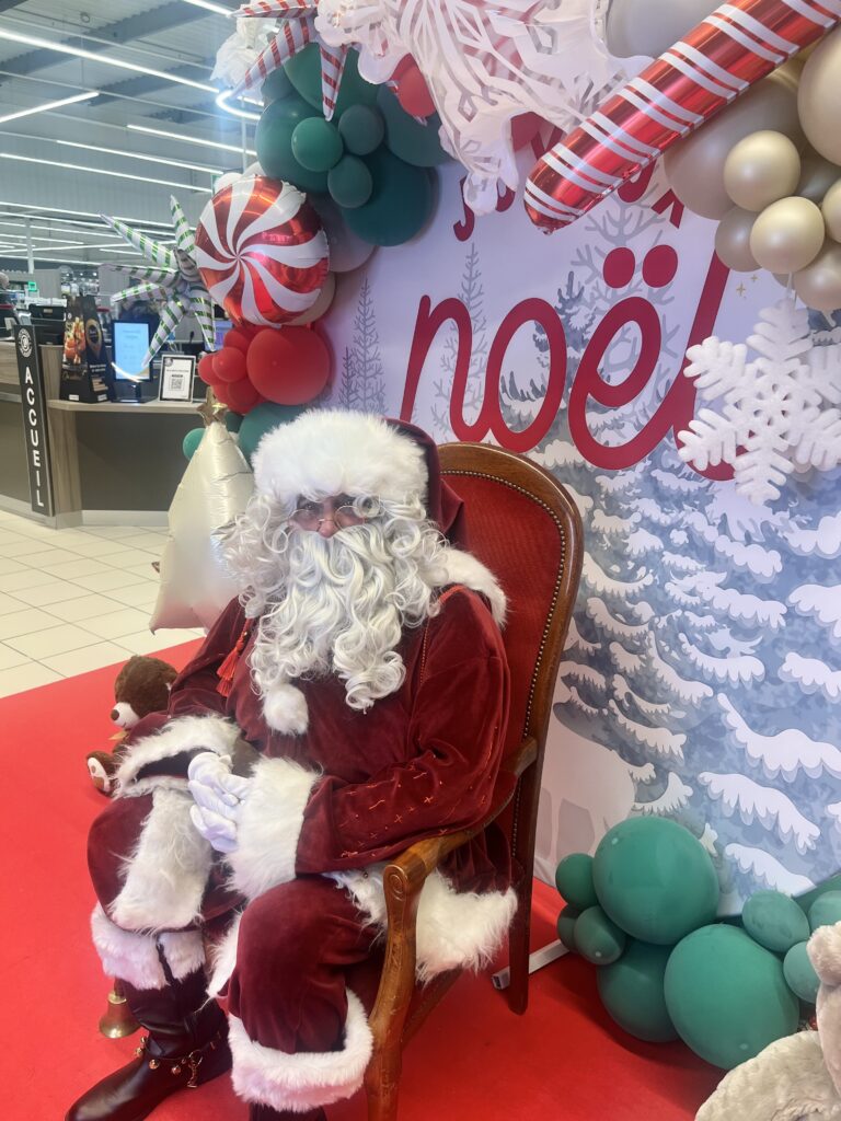 réserver un Père Noël Morbihan Bretagne Loire atlantique rennes Nantes brest paris ile de france marne la vallée